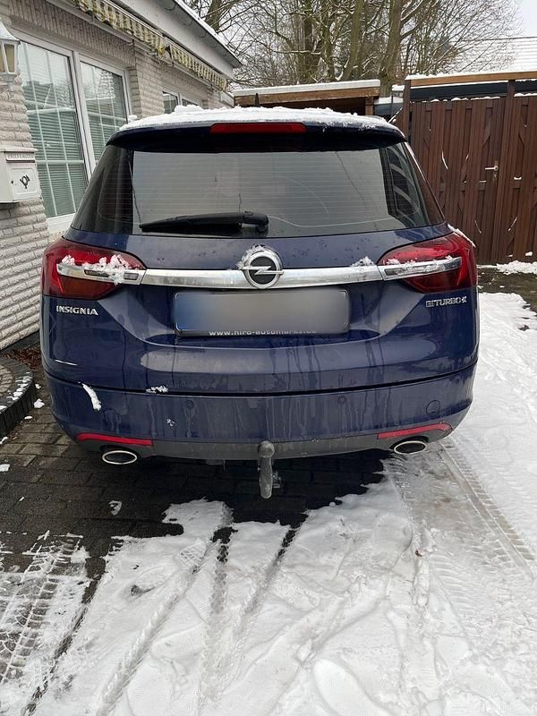 Gebraucht Opel Insignia Edition 195 PS (143 kW) 2013 Blau Kombi
