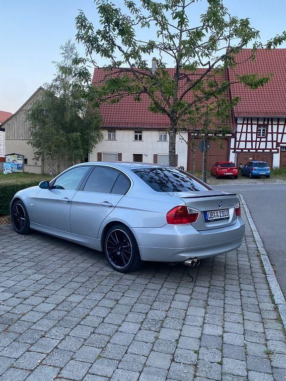 Gebraucht BMW 325 218 PS (160 kW) 2006 Silber Limousine
