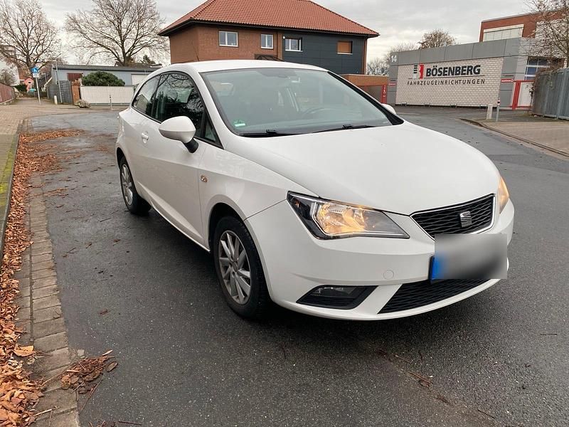 Weiß Gebraucht 2012 Seat Ibiza Kleinwagen | 2.800 € (Fairer Preis) - Bild 1/4
