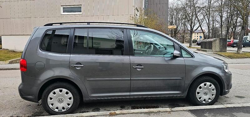 Gebraucht VW Touran 140 PS (102 kW) 2011 Grün Van / Kleinbus
