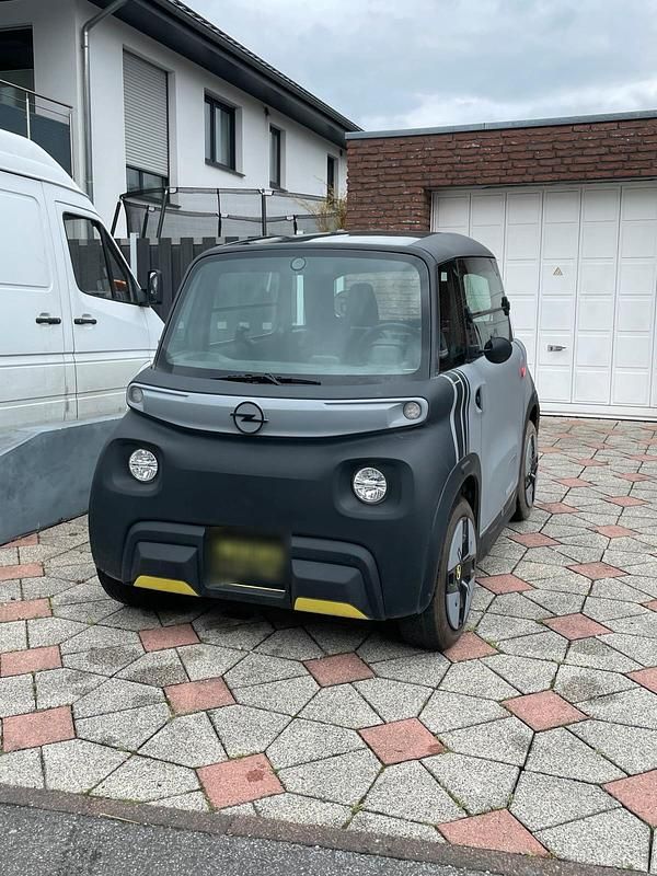 Grau Gebraucht 2023 Opel Rocks-e Rocks Kleinwagen | 8.000 € - Bild 1/4