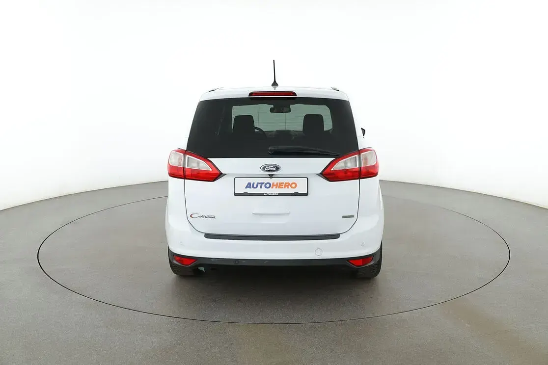 Używany Ford Grand C-Max Titanium 125 KM (91 kW) 2018 Biały Minivan