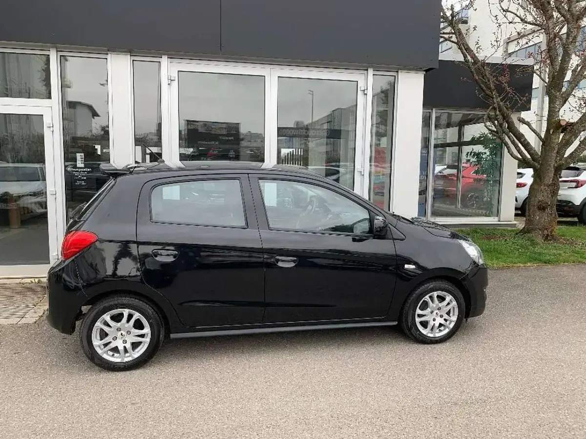 Gebraucht Mitsubishi Space Star Diamant Edition 71 PS (52 kW) 2020 Magicschwarz Limousine