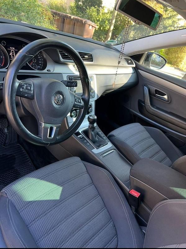 Gebraucht VW Passat 140 PS (102 kW) 2011 Schwarz Coupé