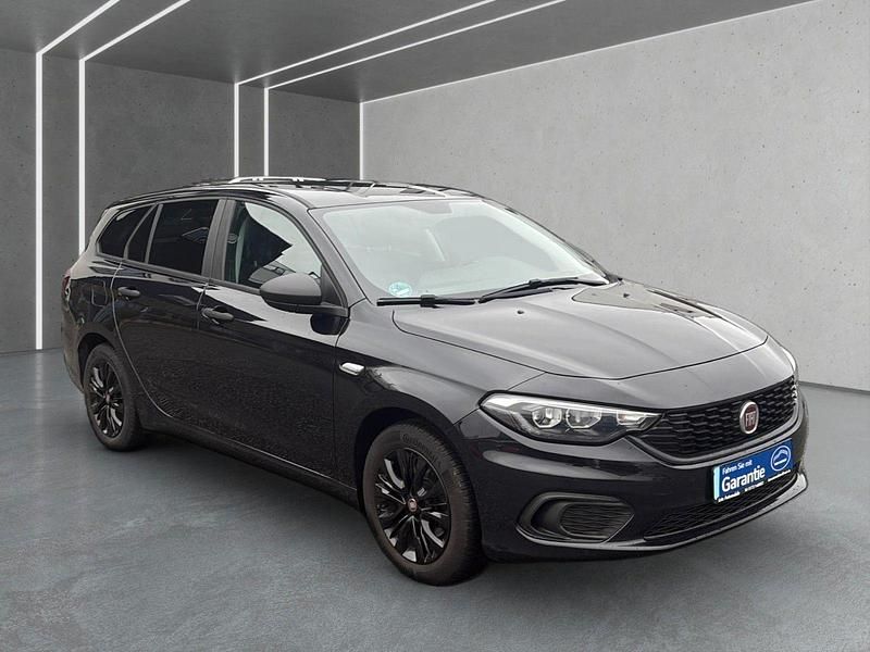 Gebraucht Fiat Tipo Pop 95 PS (69 kW) 2019 Schwarz Kombi