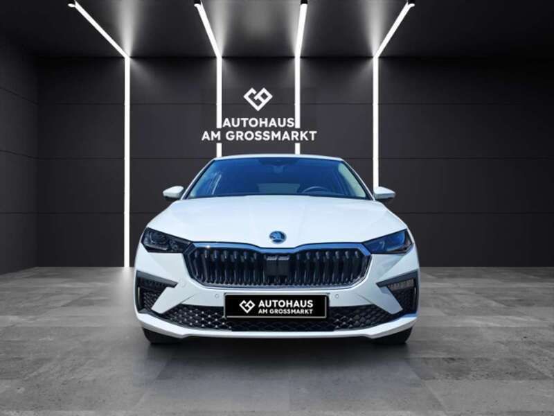 Weiss Gebraucht 2024 Skoda Scala Drive Kleinwagen | 23.290 € (Etwas zu teuer) - Bild 1/4