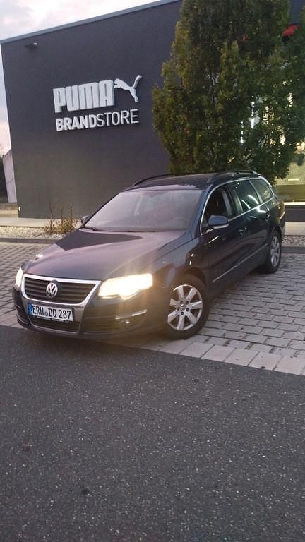 Blau Gebraucht 2008 VW Passat Individual Kombi | 3.200 € (Fairer Preis) - Bild 1/4