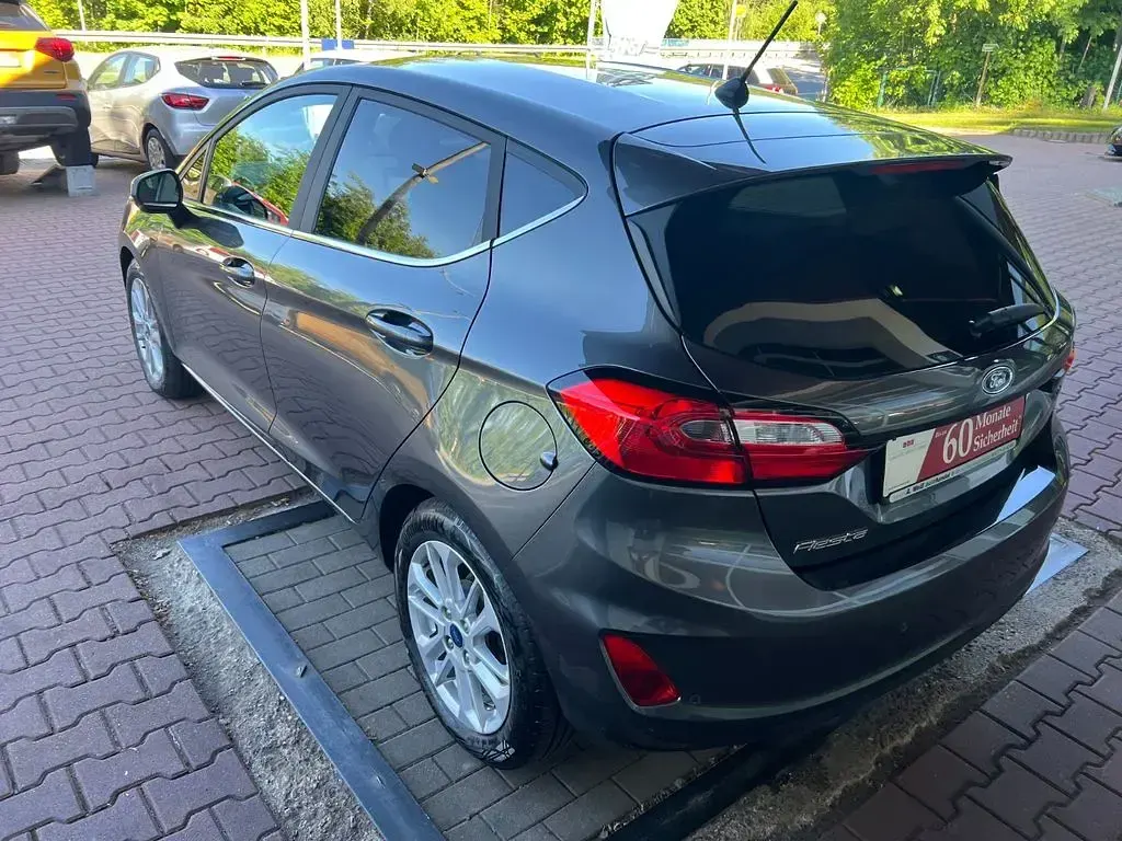 Gebraucht Ford Fiesta Titanium 101 PS (74 kW) 2023 Grau Kleinwagen