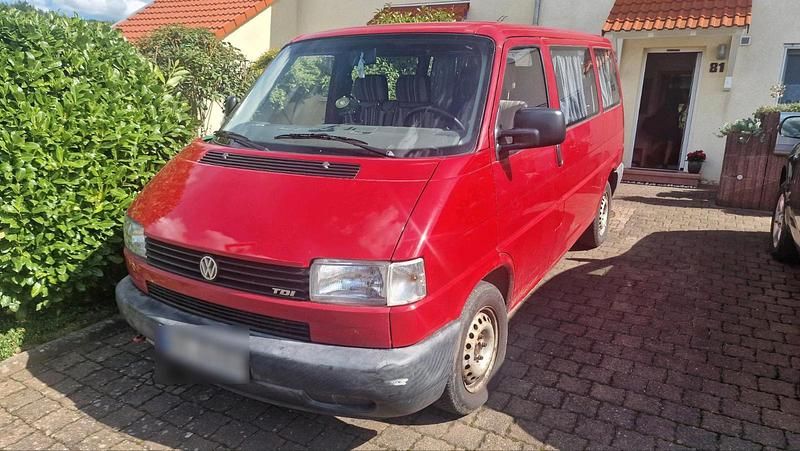 Second-hand VW Transporter 88 CP (64 kW) 1999 Roșu Van