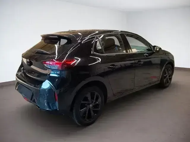 Używany Opel Corsa 101 KM (74 kW) 2025 Czarny Hatchback