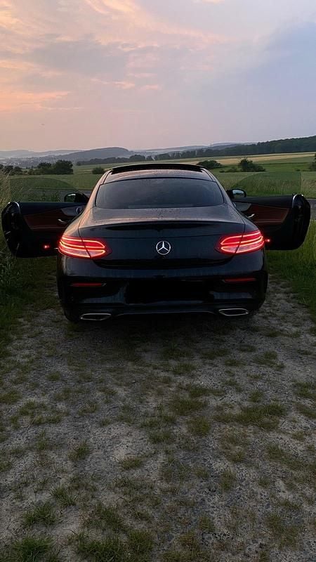 Gebraucht Mercedes C400 333 PS (244 kW) 2016 Schwarz Coupé