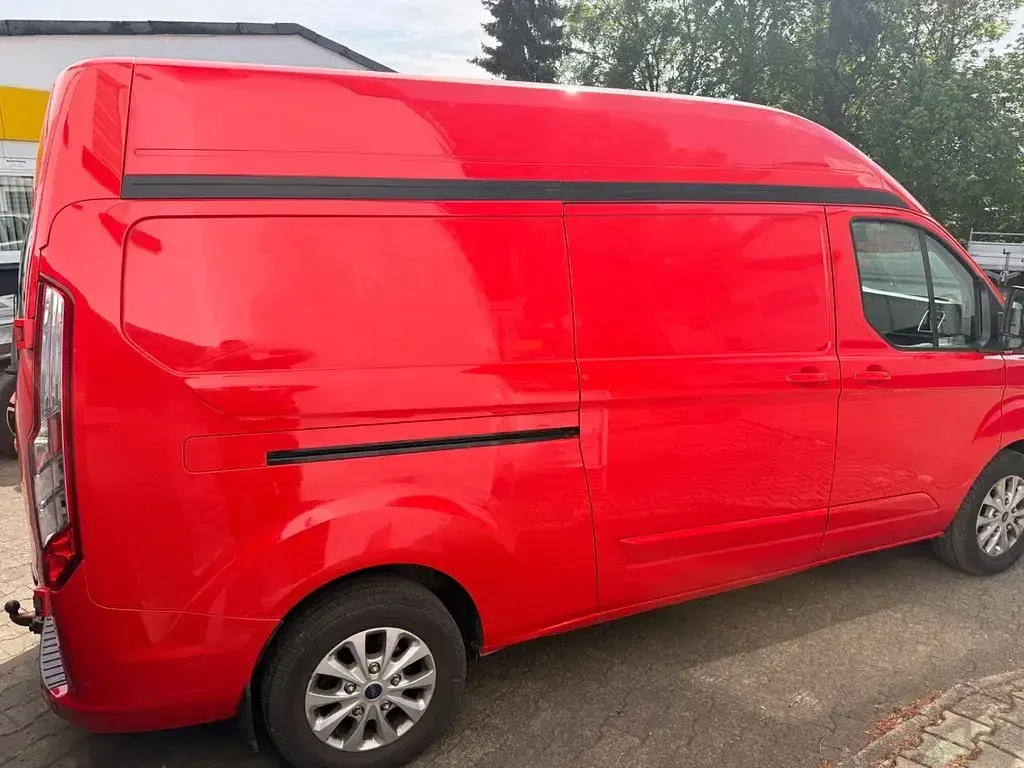 Gebraucht Ford Transit Custom 170 PS (125 kW) 2019 Race red Limousine