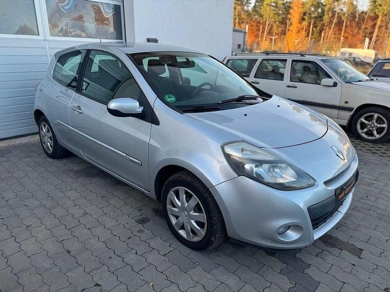 Gebraucht Renault Clio III Dynamique 75 PS (55 kW) 2011 Grau Kleinwagen