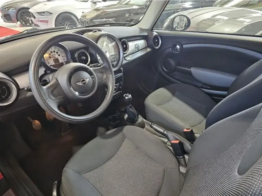 Usado Mini Cooper 75 CV (55 kW) 2011 Rojo Utilitario