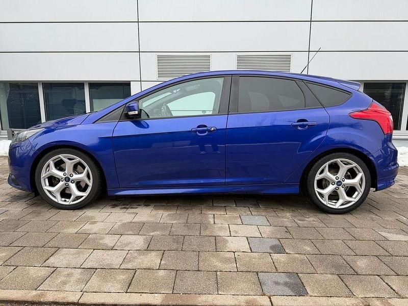 Gebraucht Ford Focus ST 250 PS (183 kW) 2013 Blau Limousine