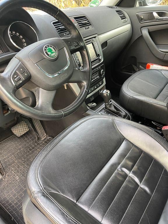 Grau Gebraucht 2013 Skoda Yeti Plus Edition SUV | 15.000 € (Etwas zu teuer) - Bild 1/4