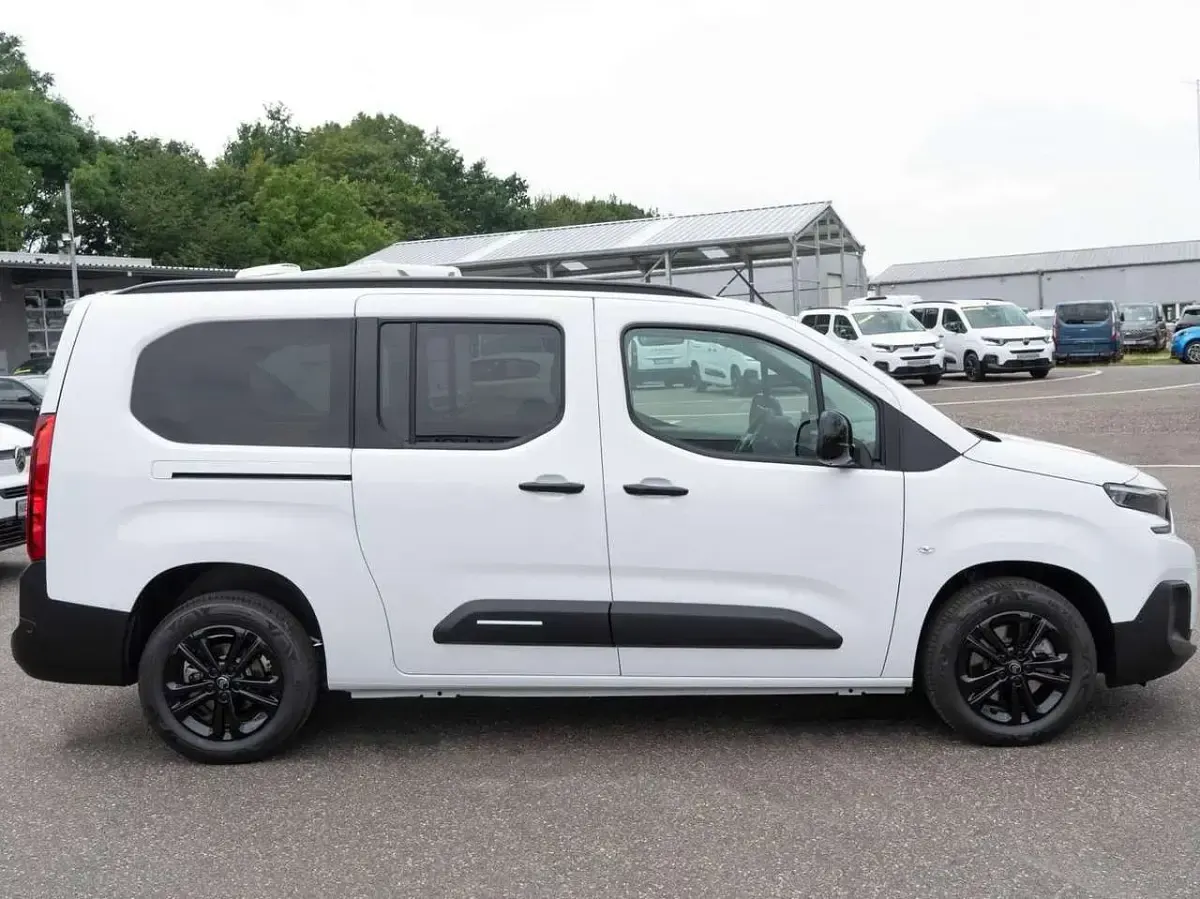 Neu Citroën Berlingo 131 PS (96 kW) 2026 Lackierung weiss icy/typ Van / Kleinbus