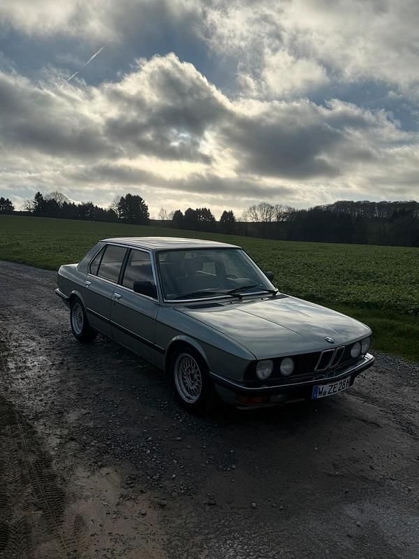 Gebraucht BMW 528 184 PS (135 kW) 1983 Grün Limousine