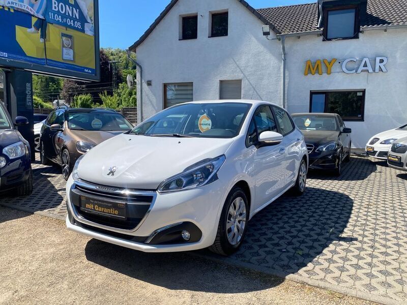 Weiß Gebraucht 2016 Peugeot 208 Active Kleinwagen | 6.300 € (Fairer Preis) - Bild 1/4