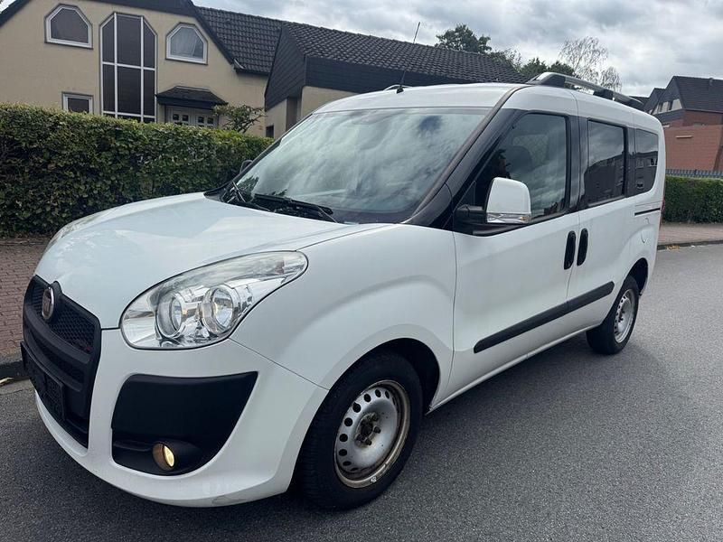 Weiß Gebraucht 2014 Fiat Doblò Van / Kleinbus | 5.950 € (Fairer Preis) - Bild 1/4