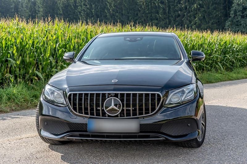 Gebraucht Mercedes E450 Avantgarde 367 PS (269 kW) 2019 Schwarz Limousine
