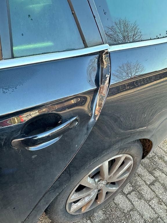 Gebraucht VW Golf VI Comfortline 105 PS (77 kW) 2010 Schwarz Kleinwagen