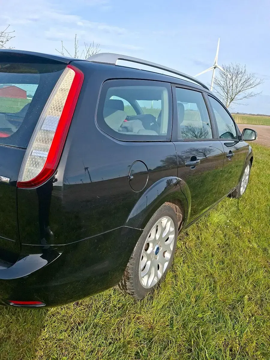 Gebraucht Ford Focus 109 PS (80 kW) 2009 Schwarz Kombi