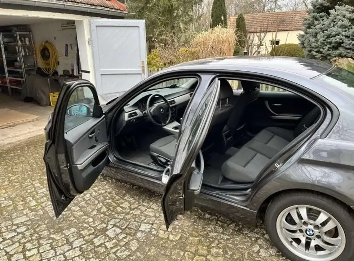 Gebraucht BMW 318 129 PS (94 kW) 2006 Limousine