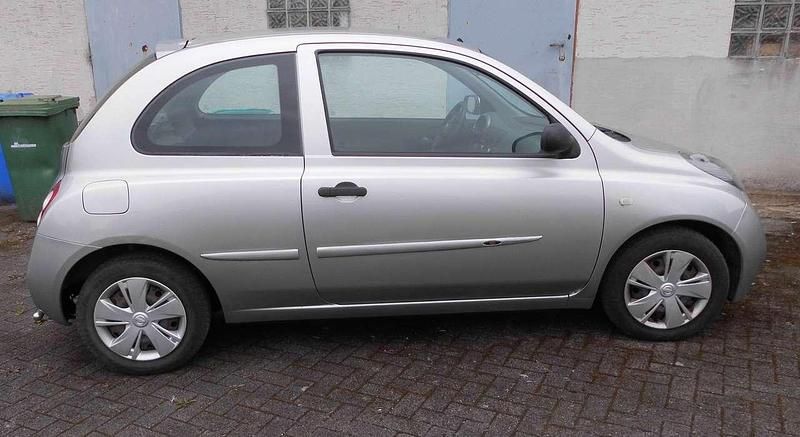 Silber Gebraucht 2003 Nissan Micra Visia Kleinwagen | 1.500 € (Fairer Preis) - Bild 1/4
