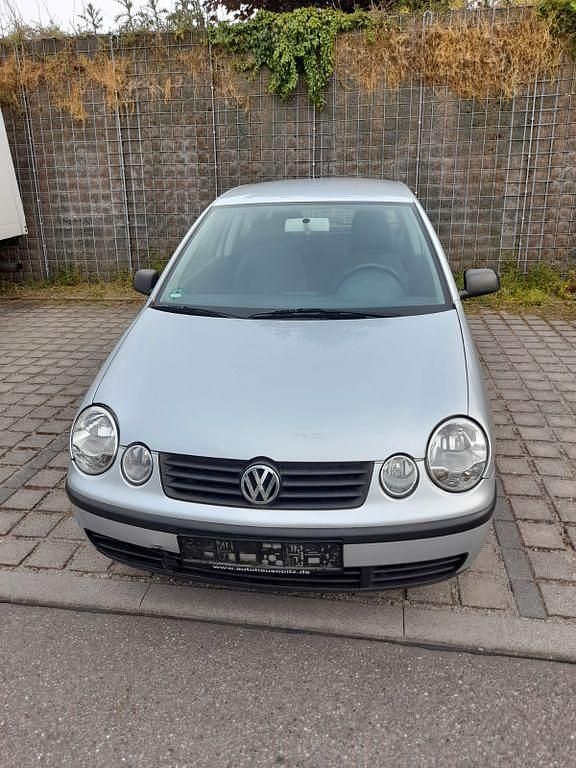 Grau Gebraucht 2003 VW Polo Basis Kleinwagen | 980 € (Guter Preis) - Bild 1/4