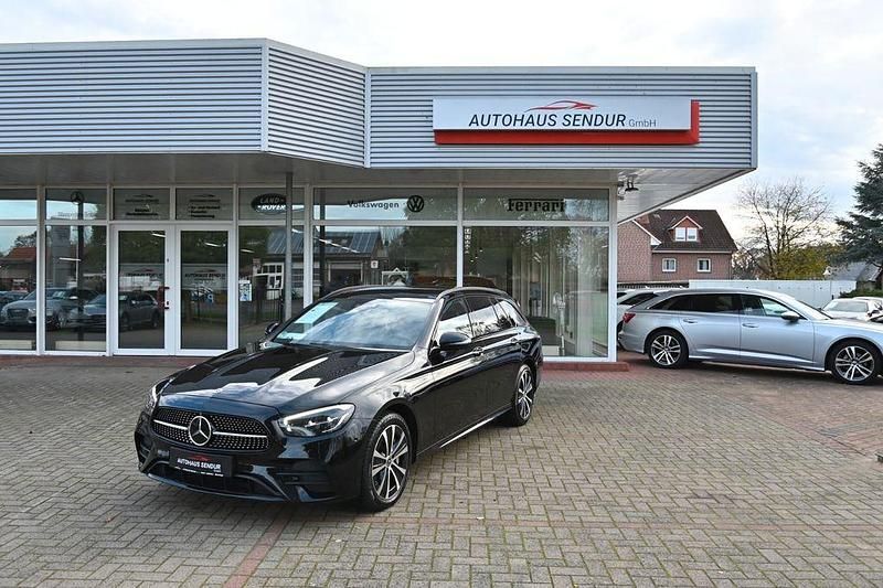 Gebraucht Mercedes E300 AMG 306 PS (225 kW) 2022 Schwarz Kombi