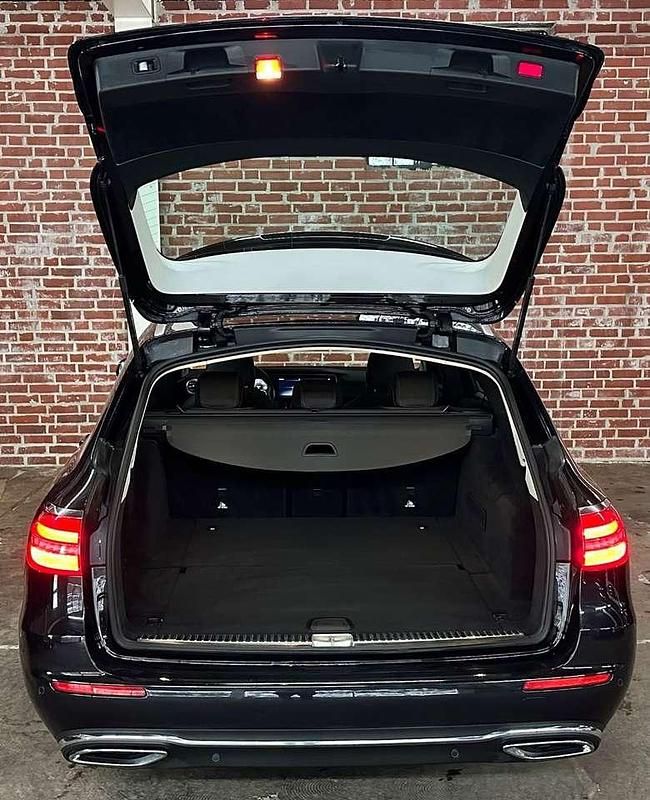 Gebraucht Mercedes E350 258 PS (189 kW) 2017 Obsidianschwarz Kombi