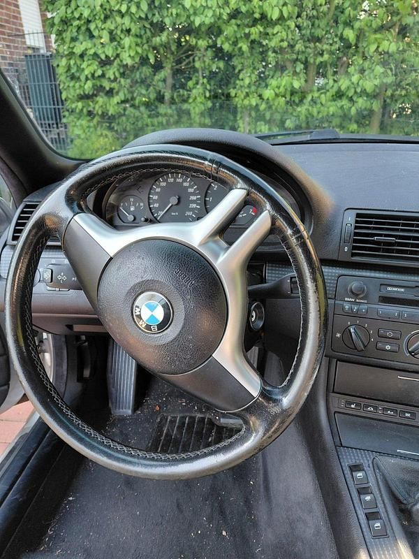 Gebraucht BMW 318 Cabriolet 143 PS (105 kW) 2002 Silber Cabrio