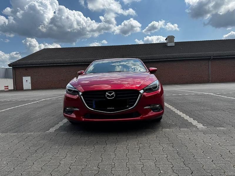Rot Gebraucht 2018 Mazda 3 Signature Limousine | 16.500 € (Fairer Preis) - Bild 1/4