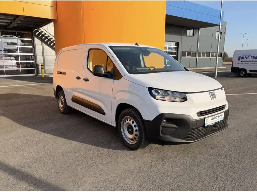 Neu Fiat Doblò 131 PS (96 kW) 2026 Weiß Van / Kleinbus