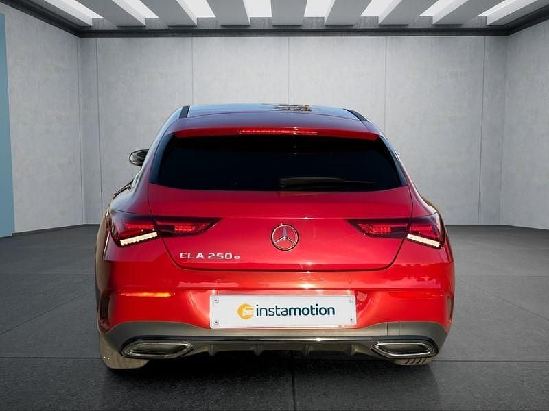 Gebraucht Mercedes CLA250e 218 PS (160 kW) 2021 Rot Limousine
