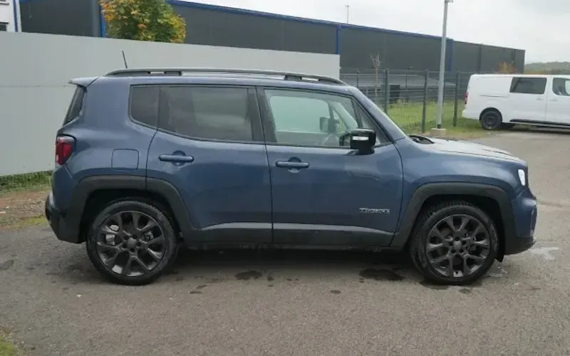 Gebraucht Jeep Renegade 130 PS (95 kW) 2024 Blau SUV