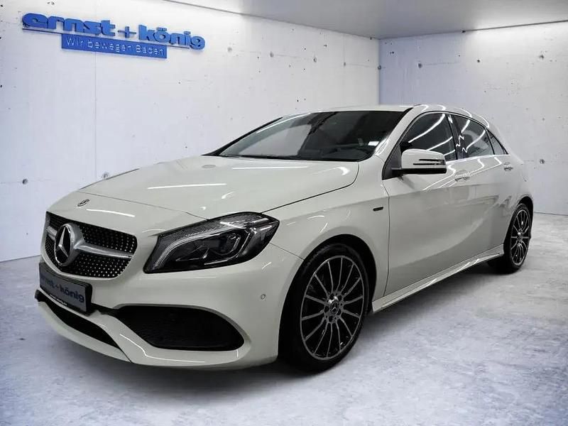 Weiß Gebraucht 2018 Mercedes A180 AMG line Limousine | 21.590 € (Fairer Preis) - Bild 1/4