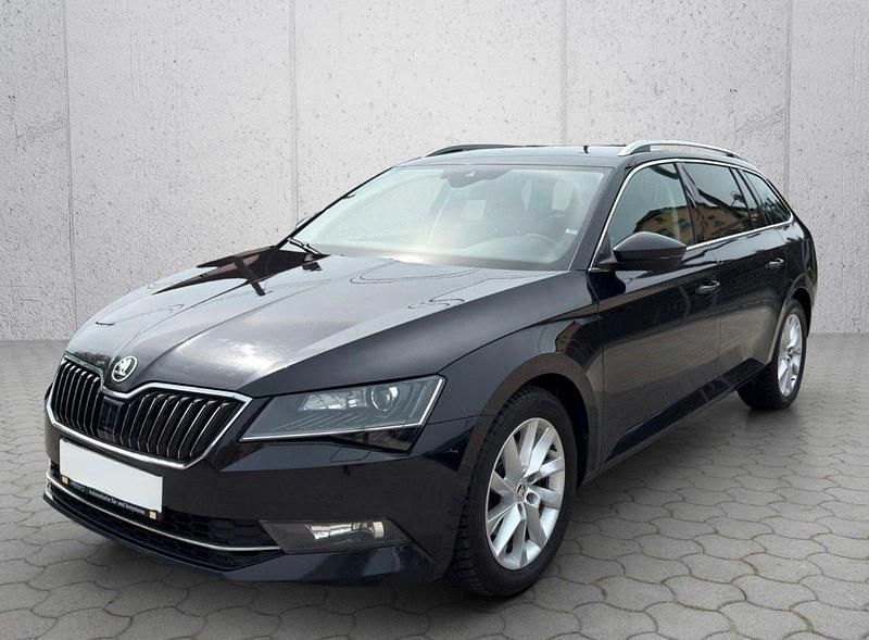 Schwarz Gebraucht 2016 Skoda Superb Kombi | 11.500 € (Guter Preis) - Bild 1/4