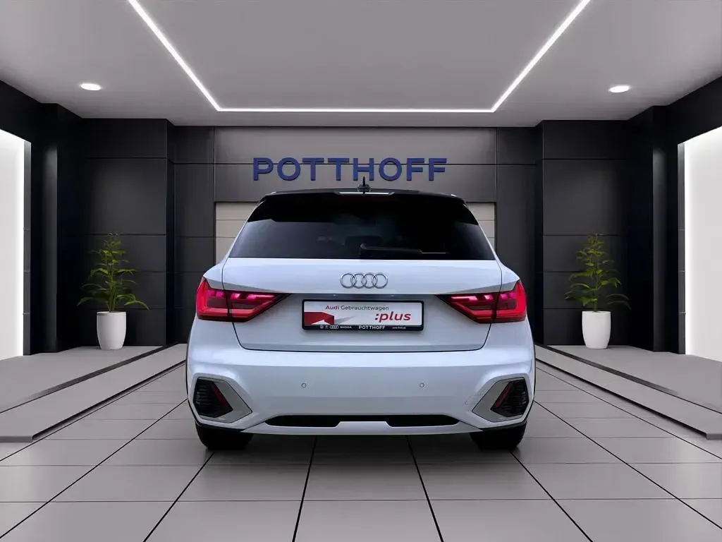 Gebraucht Audi A1 S-Line 150 PS (110 kW) 2025 Gletscherweiß metallic SUV