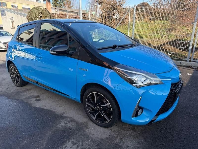 Gebraucht Toyota Yaris Hybrid 75 PS (55 kW) 2018 Blau Limousine