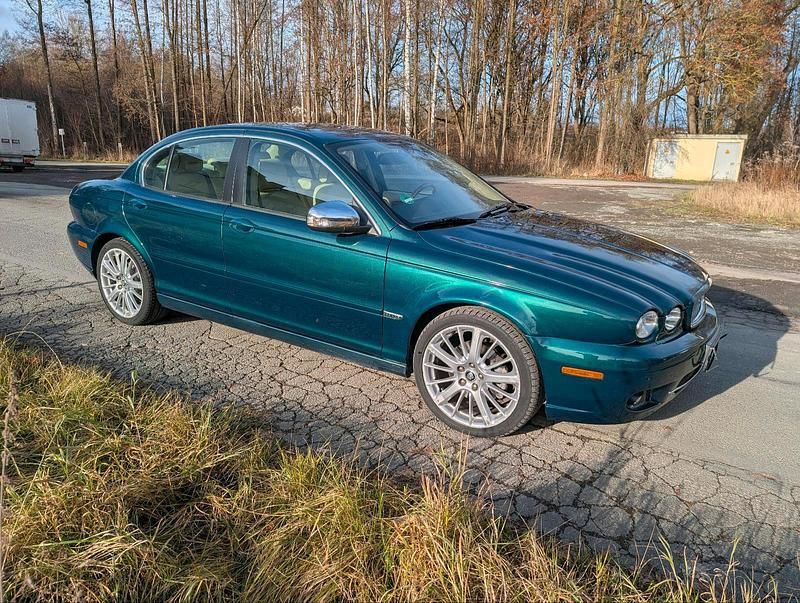 Grün Gebraucht 2009 Jaguar X-type Executive Limousine | 5.250 € (Fairer Preis) - Bild 1/4