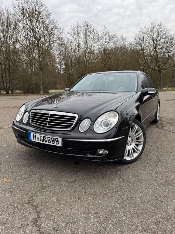 Gebraucht Mercedes E350 Avantgarde 272 PS (200 kW) 2005 Schwarz Limousine