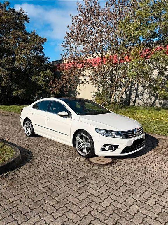 Weiß Gebraucht 2014 VW Passat R-line Limousine | 11.500 € (Guter Preis) - Bild 1/4
