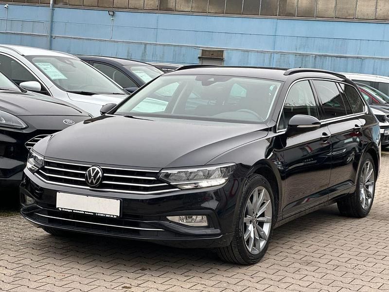 Gebraucht VW Passat 150 PS (110 kW) 2022 Schwarz Limousine