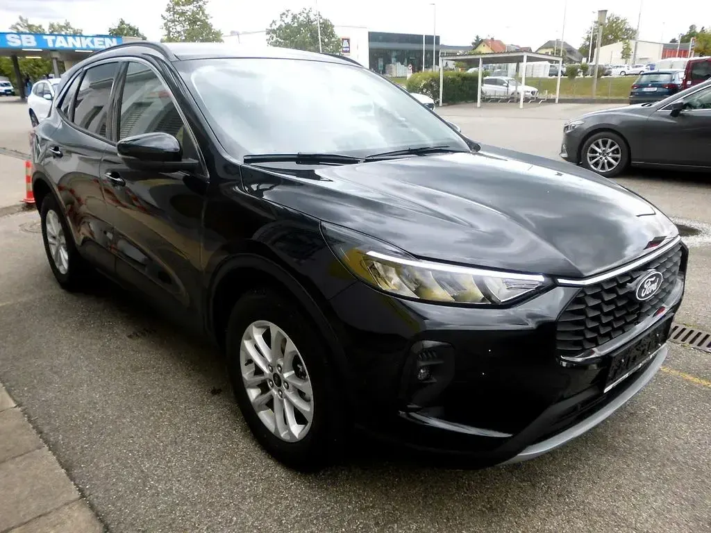 Nowe Ford Kuga Titanium 186 KM (136 kW) 2026 Czarny SUV