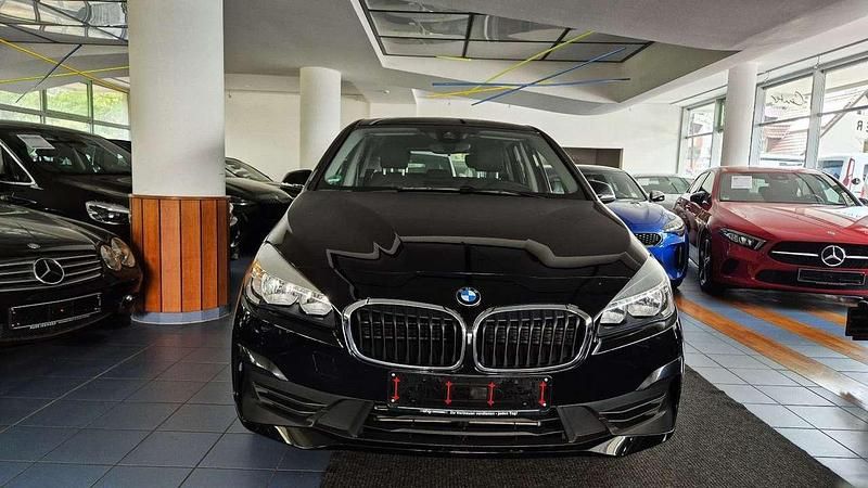 Gebraucht BMW 218 140 PS (102 kW) 2018 Schwarz ii/bonnet fluid black Van / Kleinbus