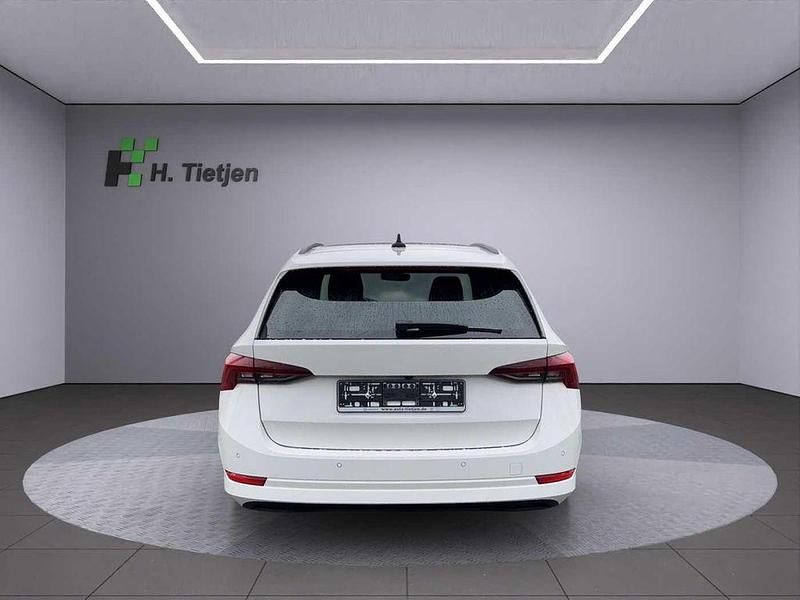 Gebraucht Skoda Octavia G-TEC First Edition 131 PS (96 kW) 2021 Weiß weiß Kombi