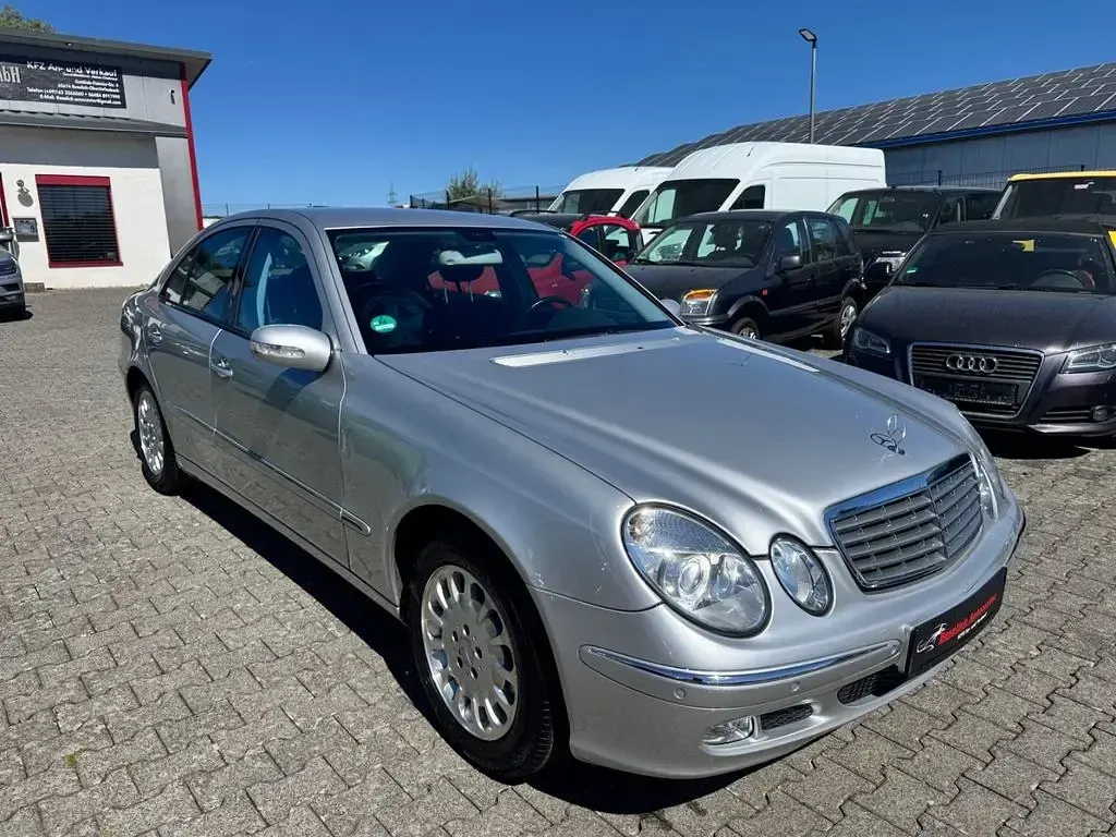 Gebraucht Mercedes E240 Elegance 177 PS (130 kW) 2002 Limousine