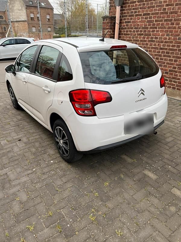 Gebraucht Citroën C3 60 PS (44 kW) 2012 Weiß Kleinwagen